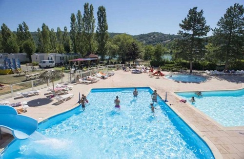 Condrieu House | ZEcamping 3 étoiles parc aquatique animaux acceptés mobil-home clim 36m2