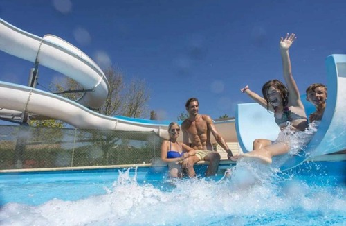 Condrieu House | ZEcamping 3 étoiles parc aquatique animaux acceptés mobil-home clim 36m2