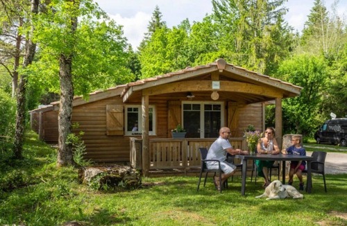 Levier Ski Chalet | ZEcamping 3 étoiles piscine chauffée sauna hammam locatif TV 35m2