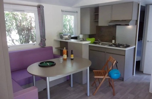 Buis-les-Baronnies House | ZEcamping 3* familial animaux acceptés bar piscine et soirées animées