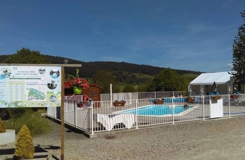 Langogne House | ZEcamping 3* piscine chauffée locatif BBQ 4 pers