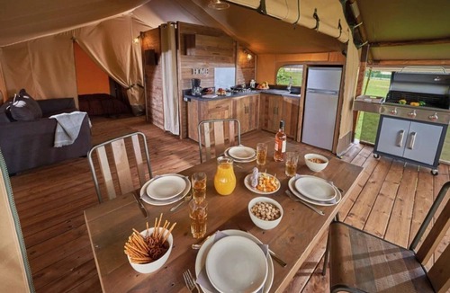 Hauterives House | ZEcamping 3* piscine chauffée chiens acceptés club enfant locatif BBQ