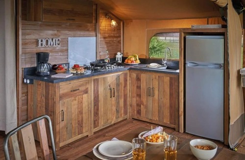 Hauterives House | ZEcamping 3* piscine chauffée chiens acceptés club enfant locatif BBQ