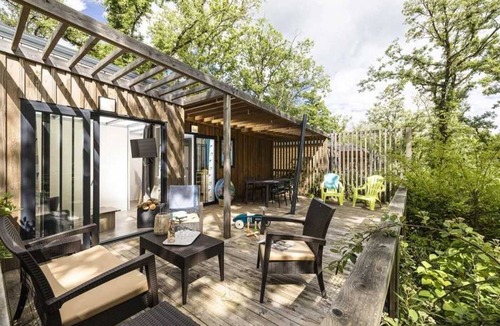 Loupiac House | ZEcamping 4 étoiles espace aquatique mobil-home TV BBQ 30m2