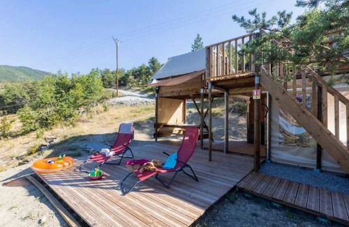 Rosans Cabin | ZEcamping 4 étoiles familial piscine chauffée locatif LV 44m2