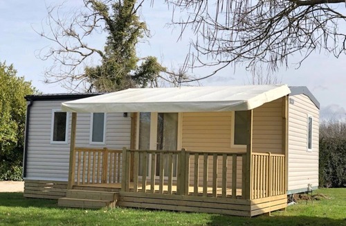 Saint-Boil House | ZEcamping 4 étoiles piscine couverte tente 34m2