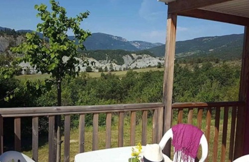 Rosans House | ZEcamping 4* animé piscine chauffée dog friendly jacuzzi locatif 35m2