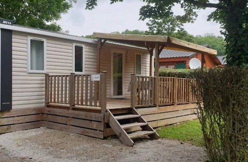 Lons-le-Saunier House | ZEcamping 4* piscine animaux acceptés animations locatif TV BBQ 28m2