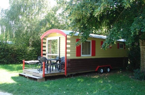 Saint-Boil House | ZEcamping 4* piscine couverte pataugeoire dog friendly tente 22m2