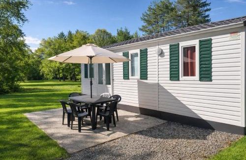 Saint-Honore-les-Bains Apartment | ZEcamping 3 étoiles familial avec Piscine et Bar-restaurant