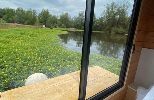Chassenard Cabin | ZEcamping piscine chauffée jacuzzi sauna locatif BBQ clim 25m2 6 pers