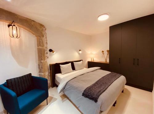 Élégant appartement restauré dans bâtisse historique Centre & Château pour 4 personnes