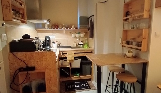 10-square-meter studio apartment + 18-square-meter terrace + Pool + Private parking in Quissac