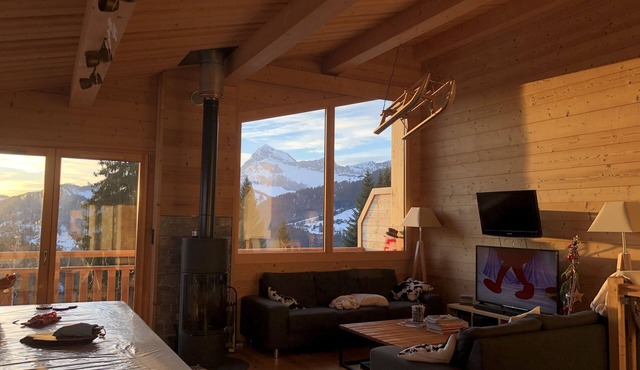 12-person chalet at the foot of the slopes with Mont Charvin view