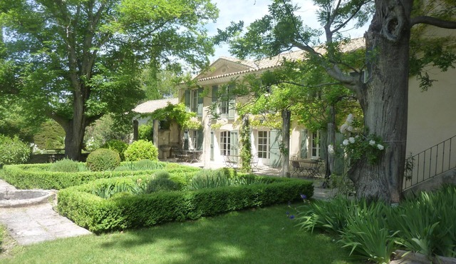 18th century family House , in quiet 5000 acres park of old trees,olive orchards
