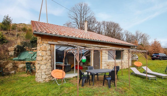 2 bedroom amazing home in Saint barthélémy-le-me