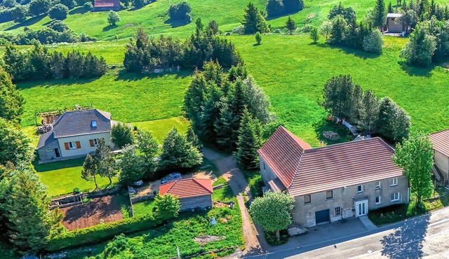 2 bedroom beautiful apartment in Lachamp Raphael
