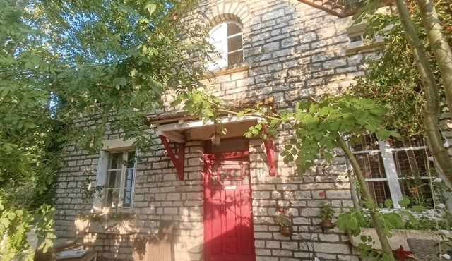 2-Bedroom Country House in the Heart of Quercy-Périgord