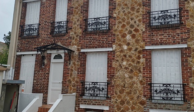 2 Bedroom Private vacation home in Vitry-sur-Seine