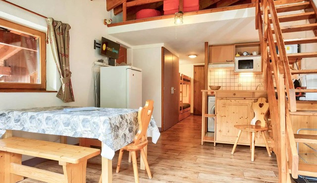 2-room apartment with a mezzanine - sleeps 6