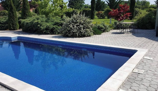 3* accommodation, 42 m2, private pool, in the countryside for a couple.