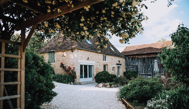 3 Bed - Sleeps 6 - Pool - Parking - Pet Friendly in Couze-et-Saint-Front
