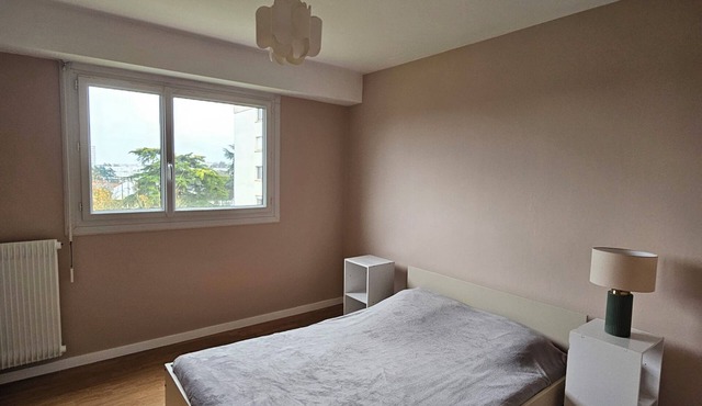 3-bedroom apartment for 6/8 people, close to transport links