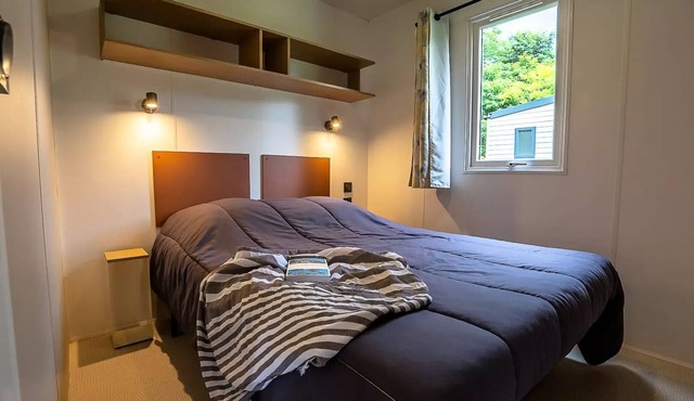 3-Bedroom Comfort Mobile Home on the Water's Edge, Sleeps 6
