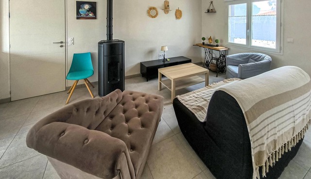 3 bedroom cozy home in La Jonchere