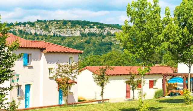 3-bedroom maisonette in a residence with swimming pool in Cajarc