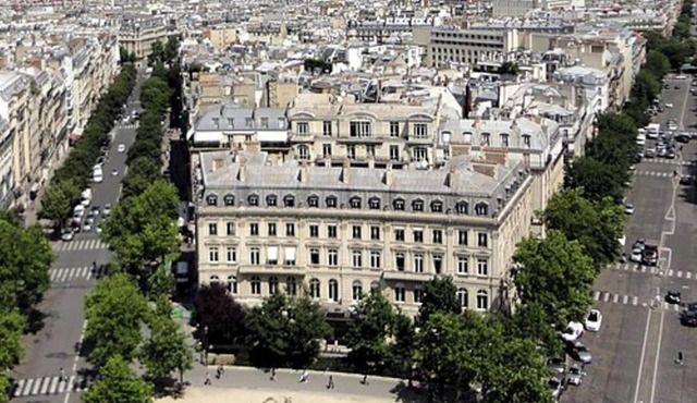 3 Bedroom Suite in Gambetta Paris With Aircon