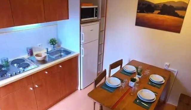 3-room vacation rental for 8 people