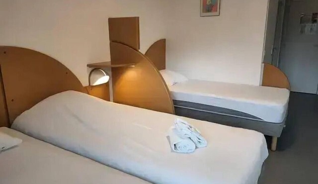 32 m² Room, 2 Rooms, 2 Bathrooms (no kitchen), Sleeps 6