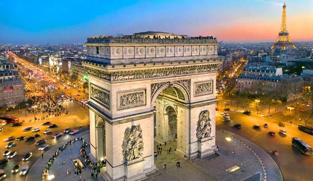 350m2,Modern Expression of Parisian Luxury:A Couture Residence on Champs-Élysées in Paris