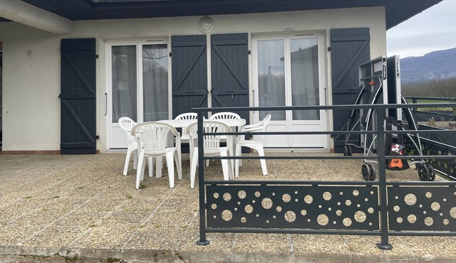 6-bed house, with terrace and garden