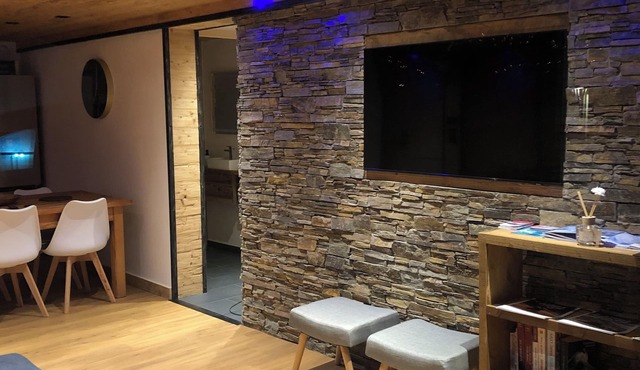 6-person apartment