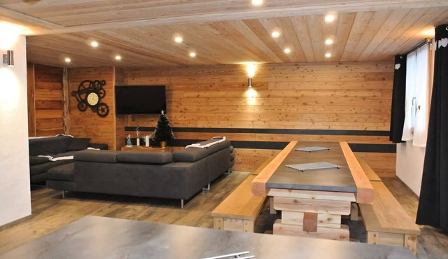 7 room house for 12 people resort center near slopes - 7 Rooms 12 people