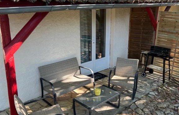 8-Gîte 5 personnes avec piscine