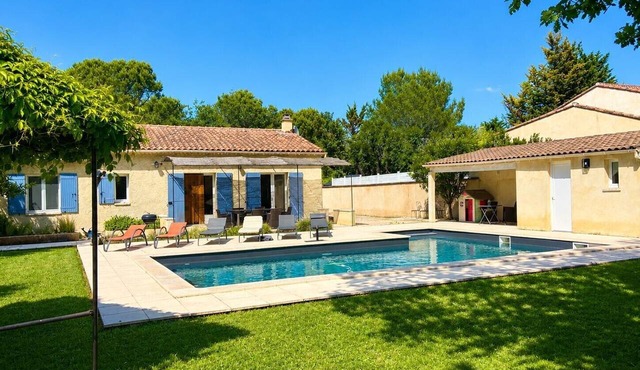 A charming vacation home, nestled in a quiet spot at the foot of Mont Ventoux!