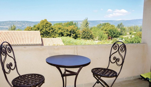 Amazing apartment in Sault with WiFi