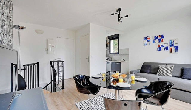Amazing Duplex with Sauna 1BR/4P in the heart of the city of Orly