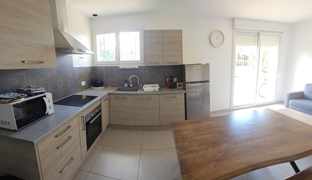 Apartment 10 minutes walk from the beach first floor with terrace