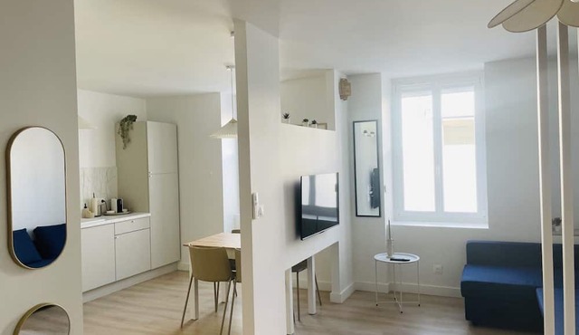 Apartment-Comfort-Ensuite-Street View