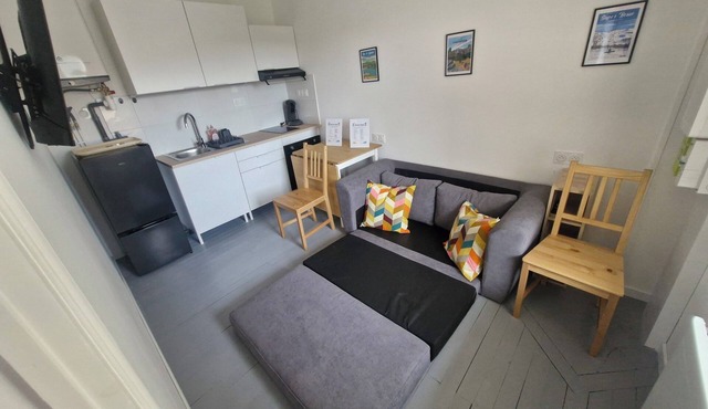 APARTMENT F2 5B