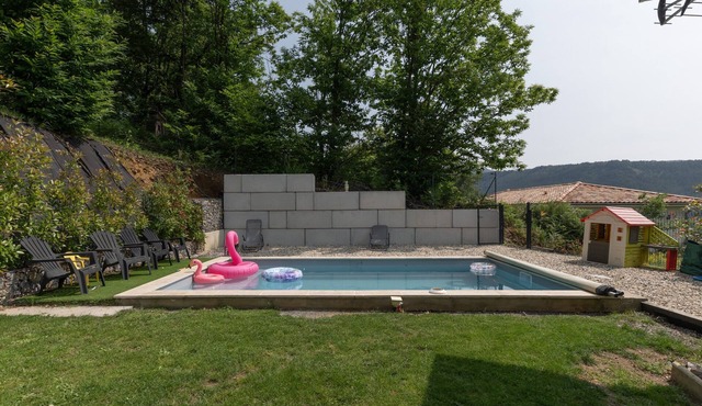 Apartment "Gîte les Monteils" with Mountain View, Private Terrace & A/C