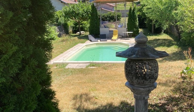 Apartment 'Le Kiosque De Compostelle' with Shared Pool, Private Garden and Wi-Fi