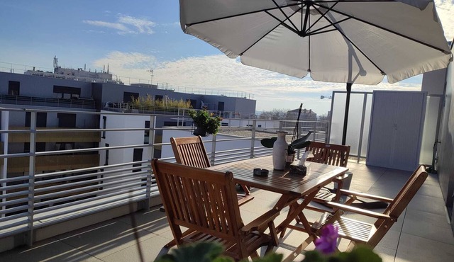 Apartment near Paris ORLY CDG Terrace parking