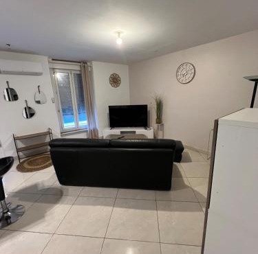 Appart T2 avec terrasse sur cours intérieur
