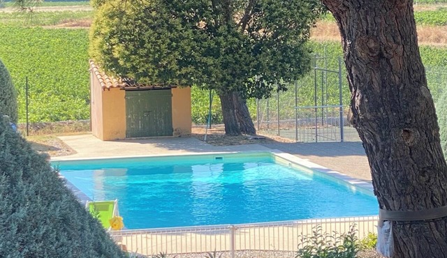 Appartement avec PISCINE/TENNIS dans petite residence proche village provencal