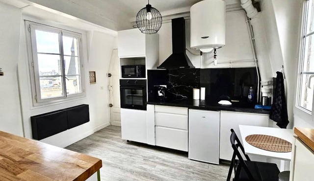Appartement avec vue tour Eiffel, emplacement parfait ligne 14